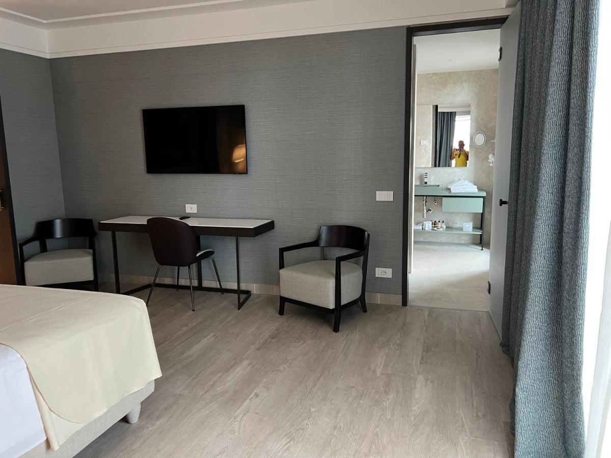 Ceccarini 9 Home Suite Home リッチョーネ エクステリア 写真